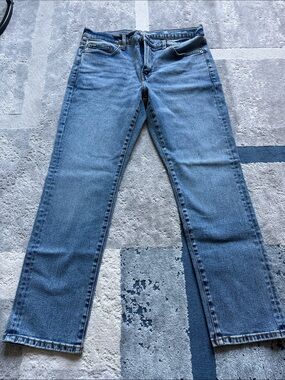 Amazon Essentials Men’s Straight-Leg Jeans in Medium Blue